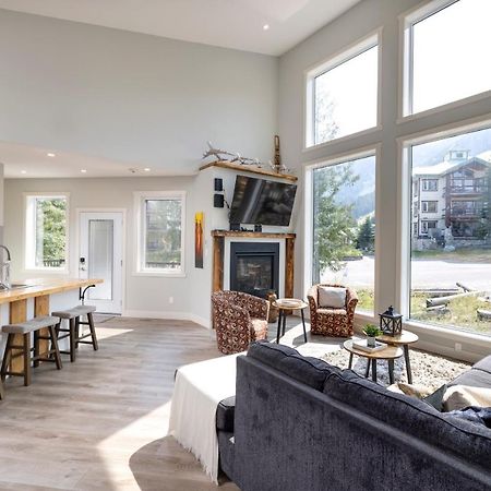 Ski In Ski Out With Huge Game Room And Hot Tub ファーニー エクステリア 写真