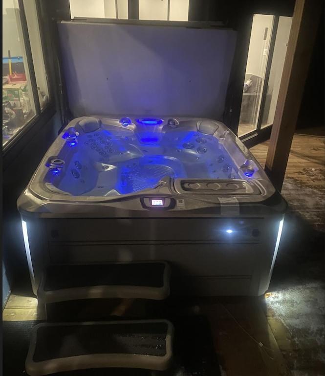 Ski In Ski Out With Huge Game Room And Hot Tub ファーニー エクステリア 写真