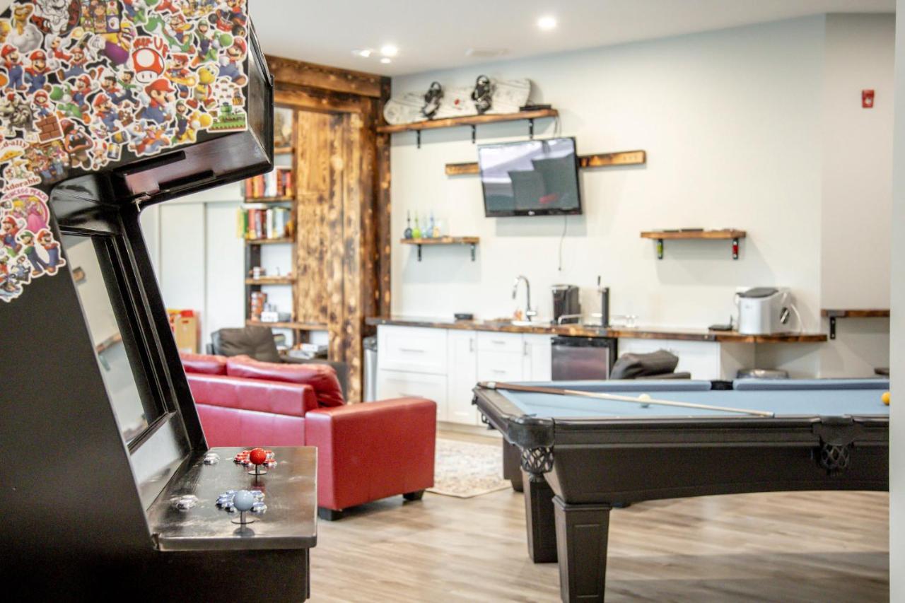 Ski In Ski Out With Huge Game Room And Hot Tub ファーニー エクステリア 写真