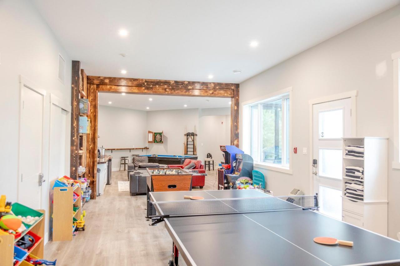 Ski In Ski Out With Huge Game Room And Hot Tub ファーニー エクステリア 写真