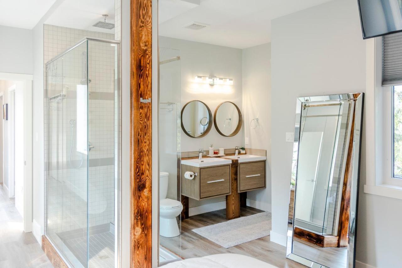 Ski In Ski Out With Huge Game Room And Hot Tub ファーニー エクステリア 写真